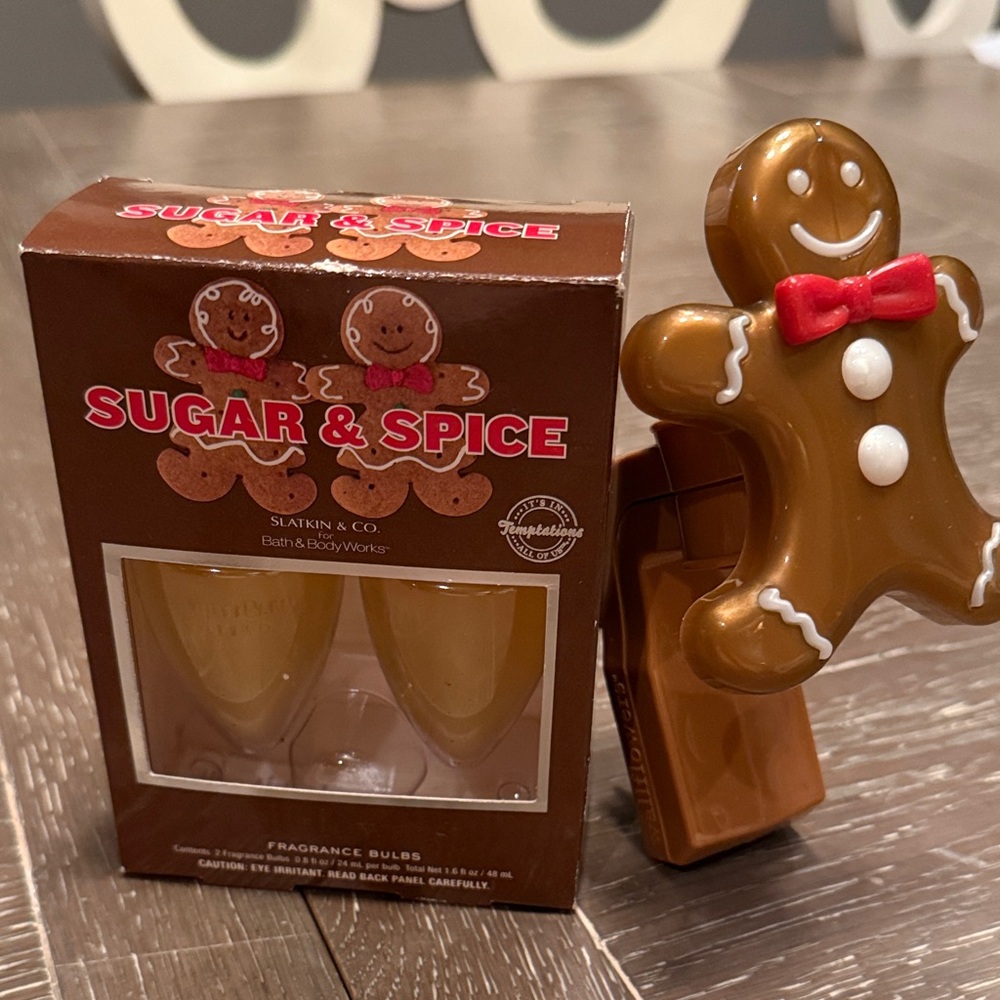 Bath & Body Fragrance diffuser gingerbread man plus Bulbs refills sugar & spice
